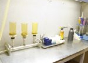 بلدية قلقيلية تحقق انجازا جديدا بحصولها على ترخيص واعتماد المختبر