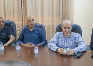 لقاء يجمع رئيس بلدية قلقيلية مصطفى صلاح واعضاء المجلس البلدي بامين سر حركة فتح محمود ولويل ابو جهاد