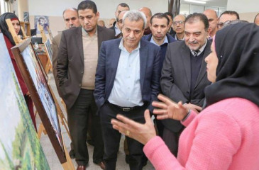 افتتاح المعرض التشكيلي بصمات تعبيرية